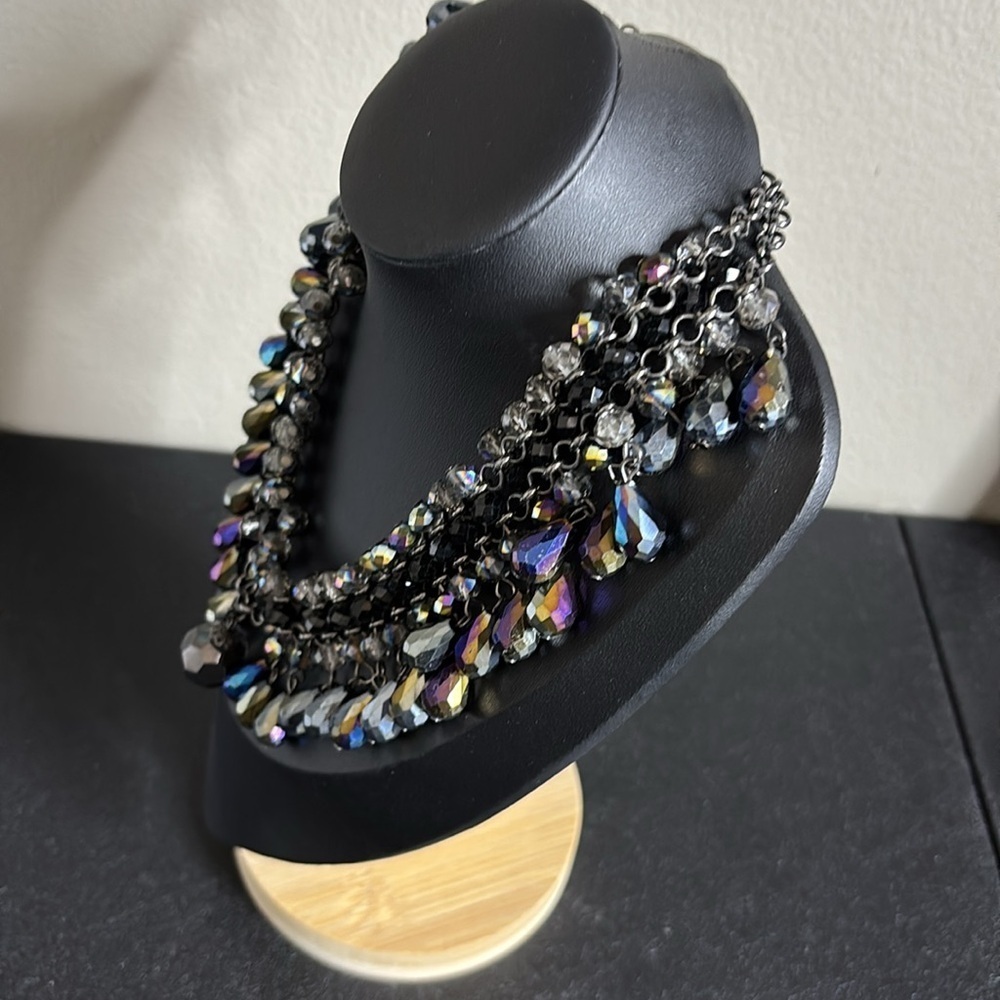 Chico’s Statement Bob AB Aurora Borealis Gunmetal Necklace​ - Picture 3 of 7